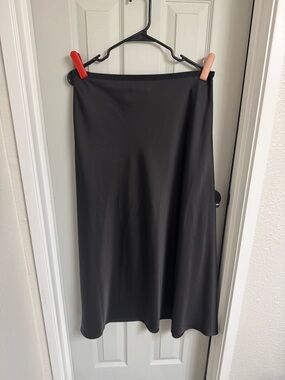Uniqlo Skirt - Large 🖤